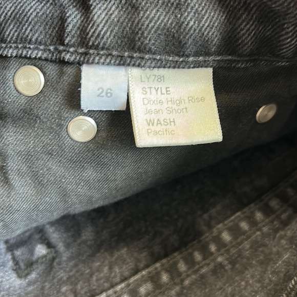 REFORMATION JEANS Dixie High Rise Jean Short Pacific Black Sz 26 - Picture 8 of 9